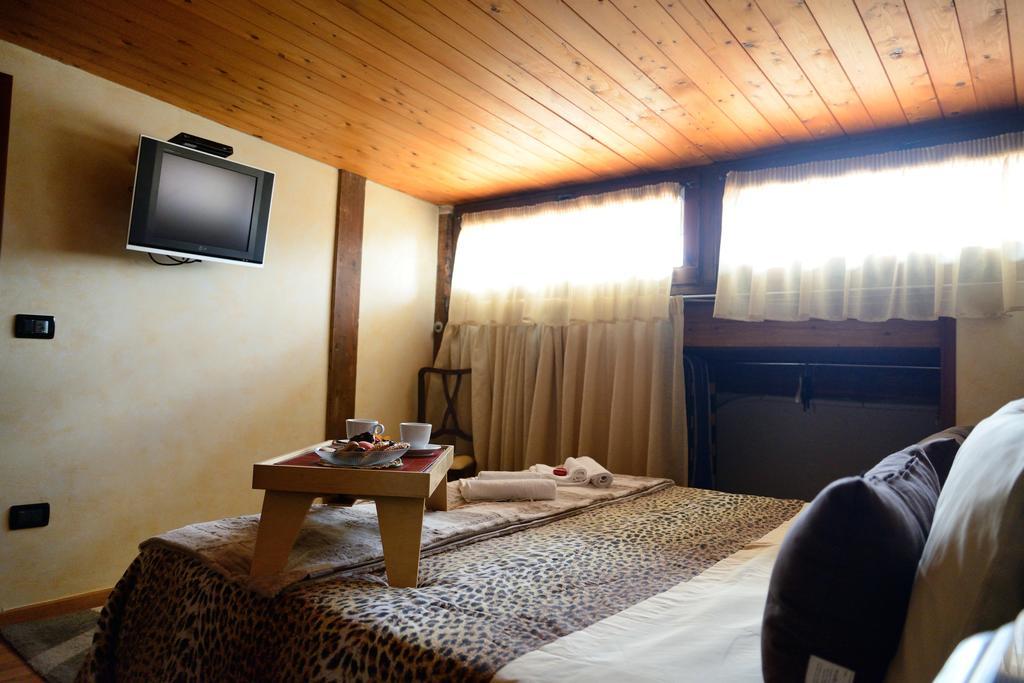 Alla Corte Dei Ventimiglia Montelepre Extérieur photo
