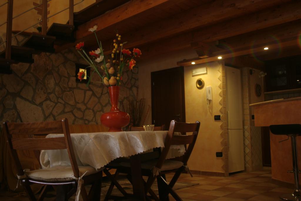 Alla Corte Dei Ventimiglia Montelepre Extérieur photo